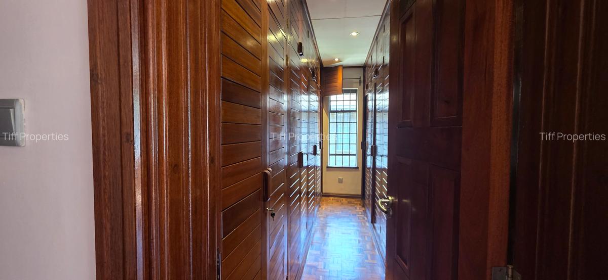 4 Bed Townhouse in Spring Valley - 8