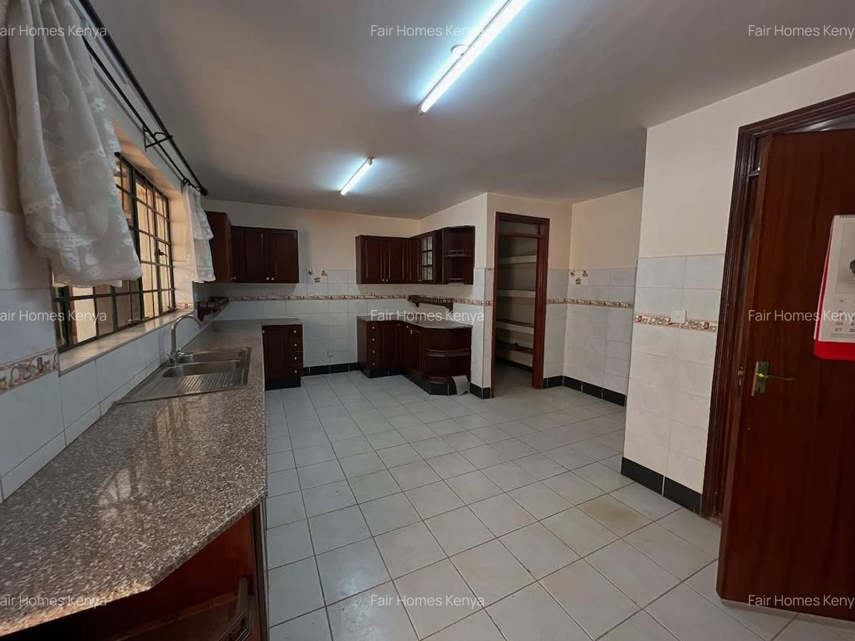 5 Bed Townhouse with En Suite at Kabasiran Avenue - 5