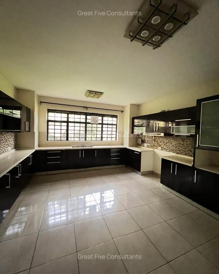 5 Bed Villa with En Suite in Lavington - 4