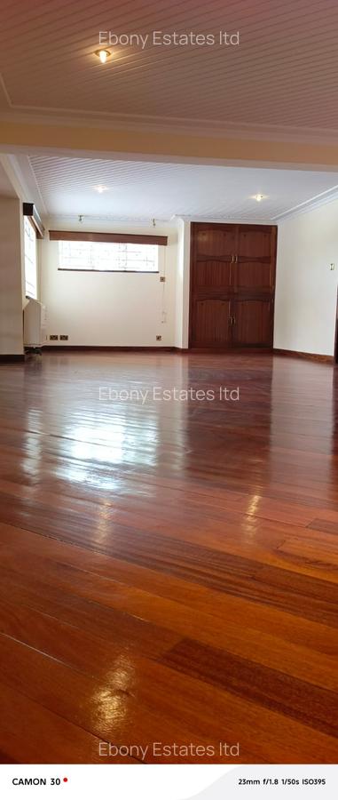 10 Bed Townhouse with En Suite in Lavington - 13