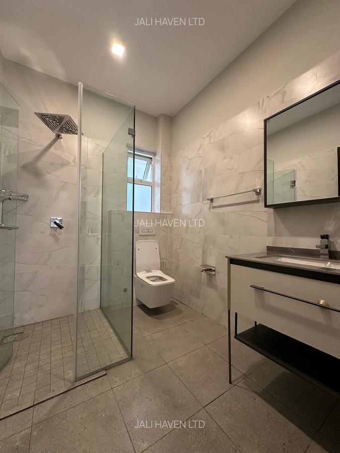 2 Bed Apartment with En Suite in Riverside - 15