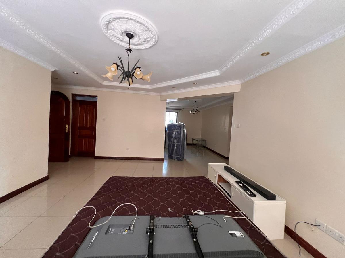 3 Bed Apartment with En Suite in Lavington - 10