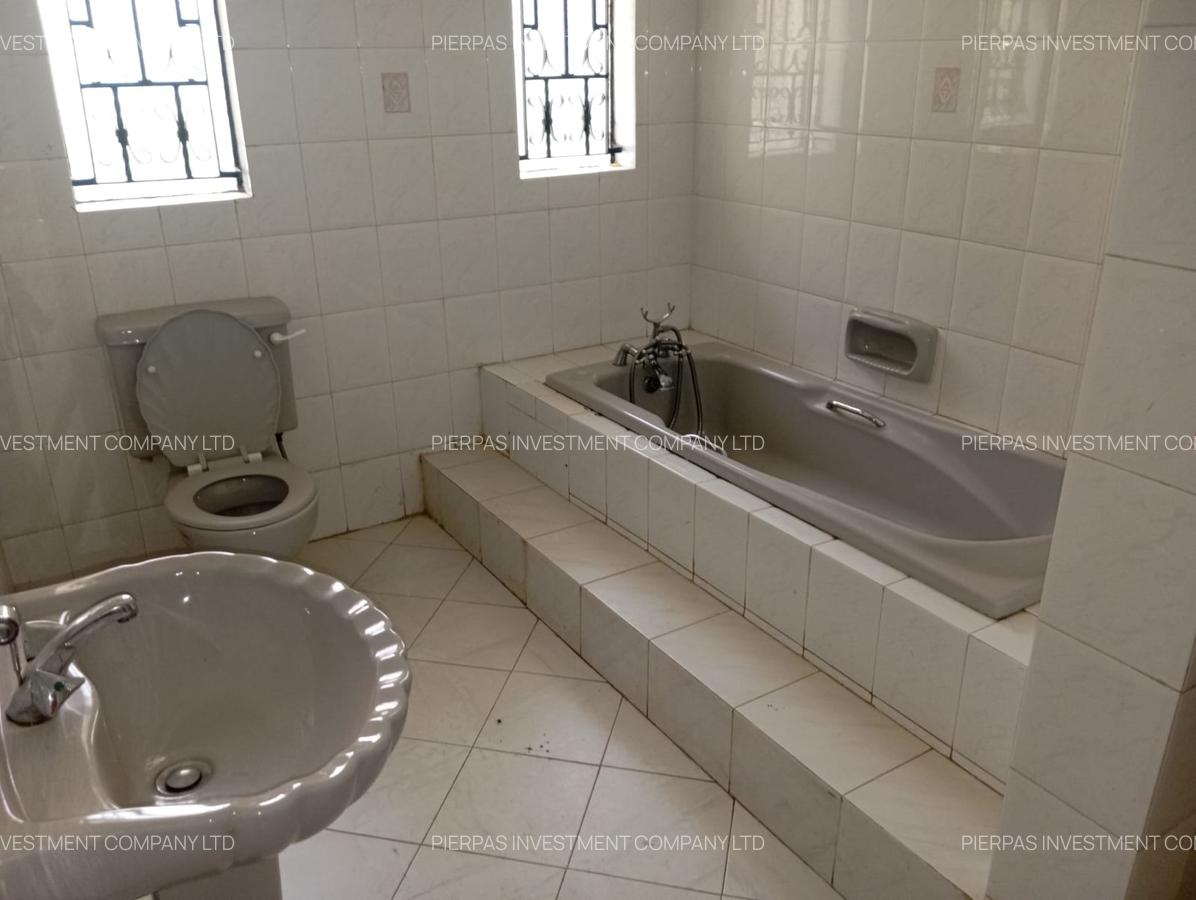 5 Bed Townhouse with En Suite in Riverside - 4