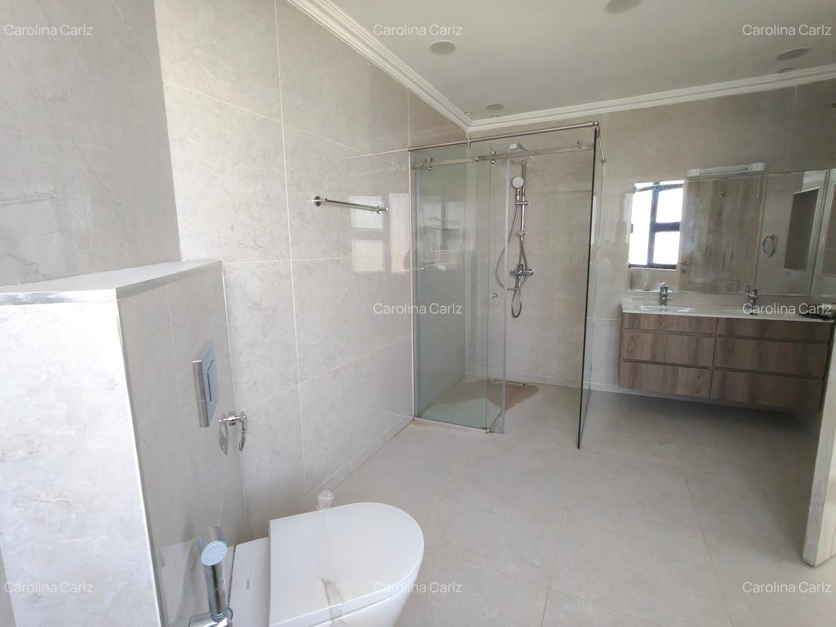 5 Bed House with En Suite at Runda - 14