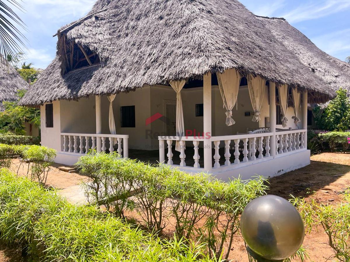 2 Bed Villa with En Suite in Malindi - 1