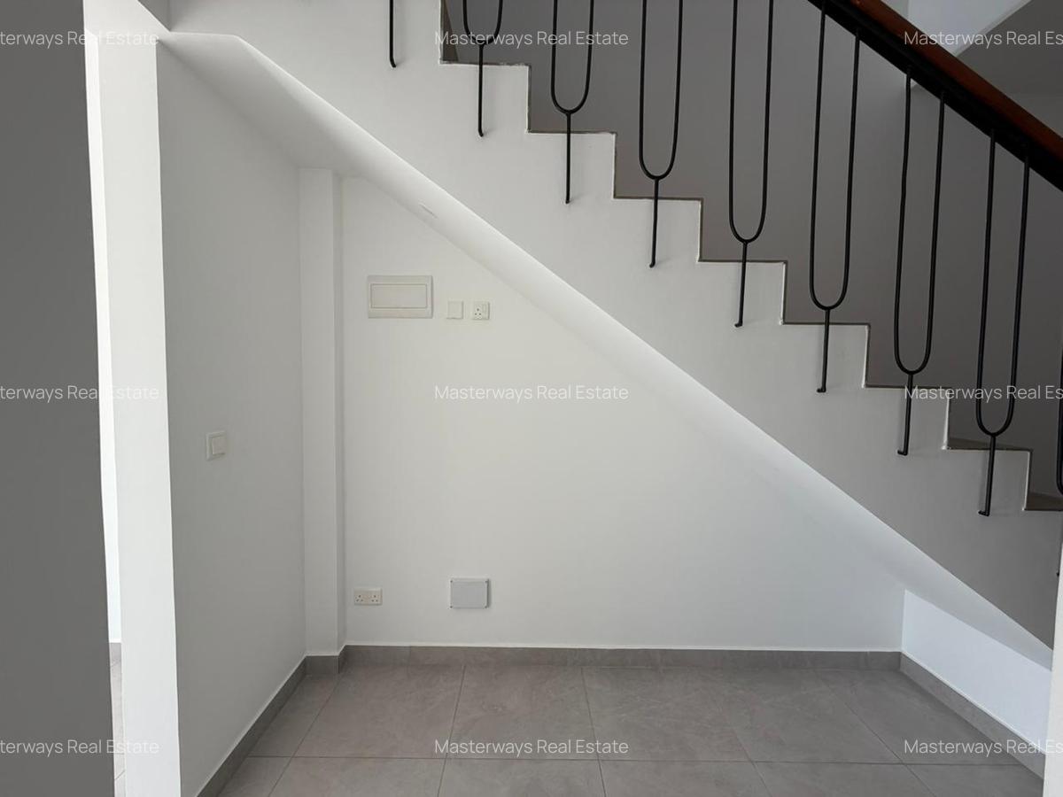2 Bed Apartment with En Suite in Kitisuru - 6