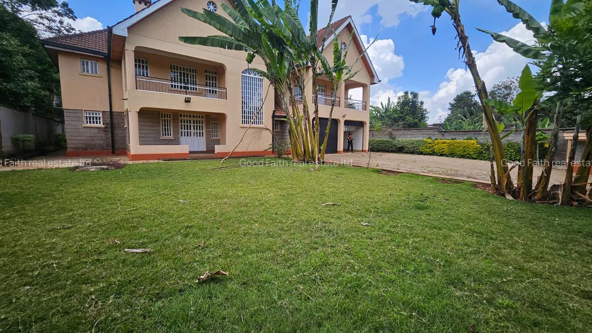 4 Bed House with En Suite in Rosslyn - 2