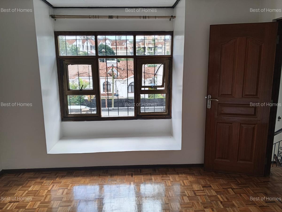 4 Bed House with En Suite in Riverside - 5