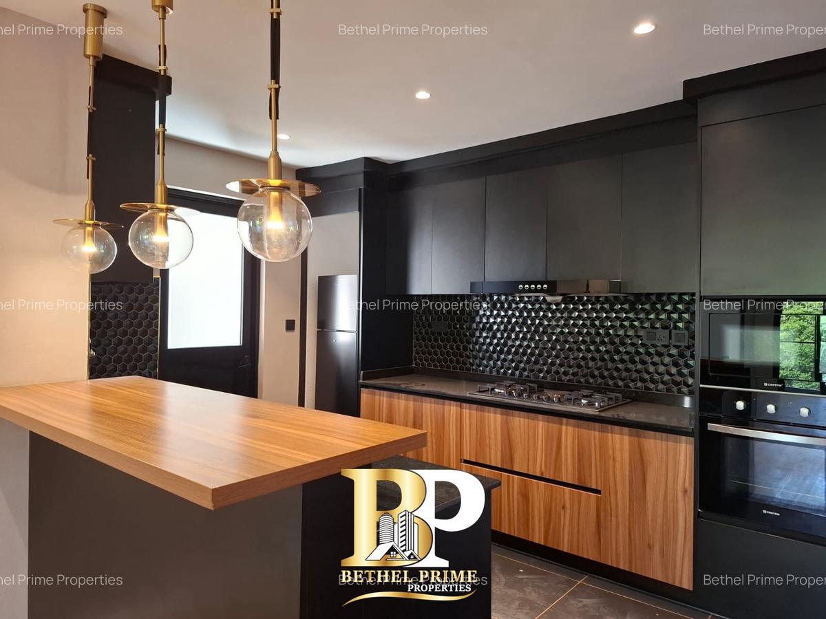 3 Bed Apartment with En Suite in Brookside - 4