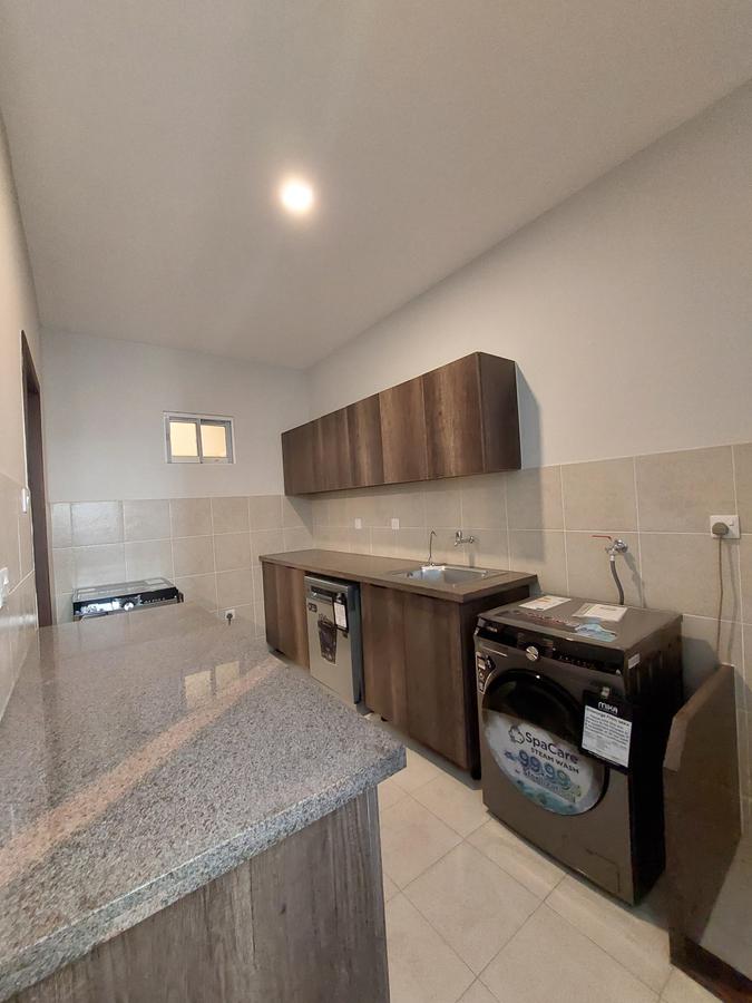 3 Bed Apartment with En Suite in Riverside - 8