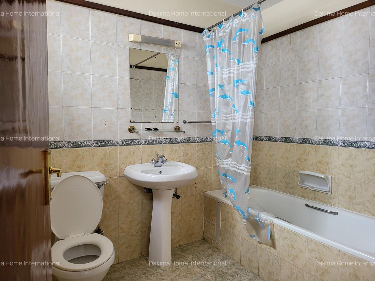 5 Bed Townhouse with En Suite in Spring Valley - 11