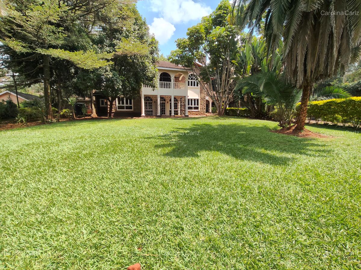 4 Bed House with En Suite at Hill View - 1