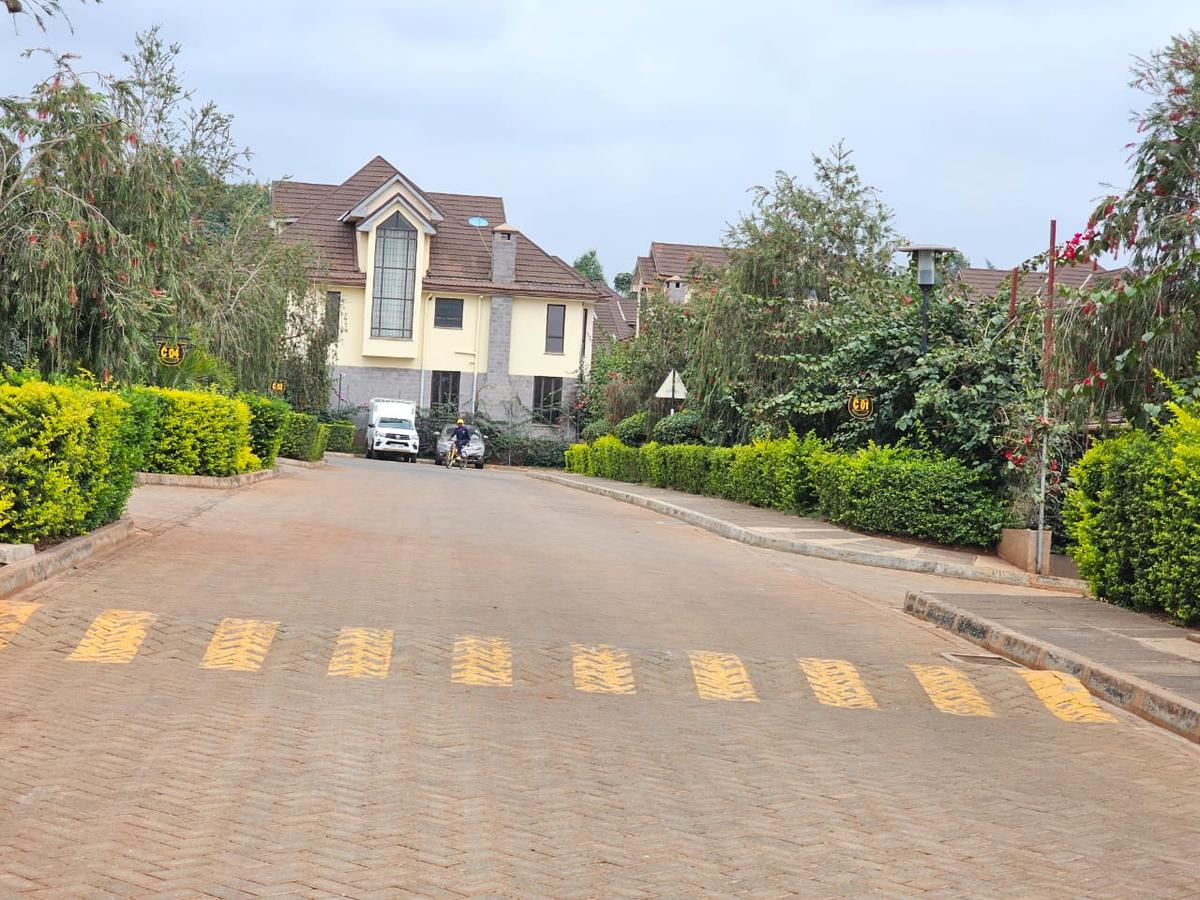 4 Bed Townhouse with En Suite at Runda - 2