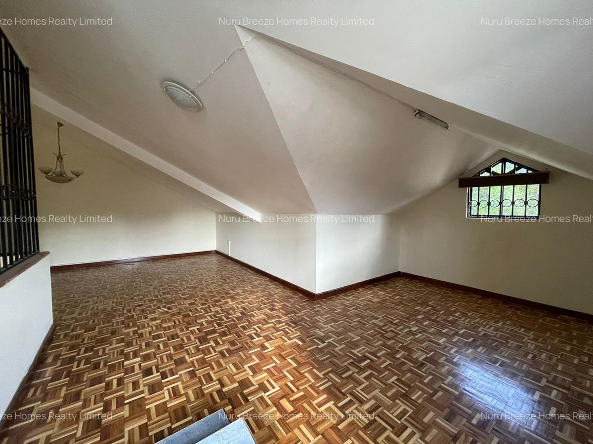 4 Bed Townhouse with En Suite in Lavington - 6