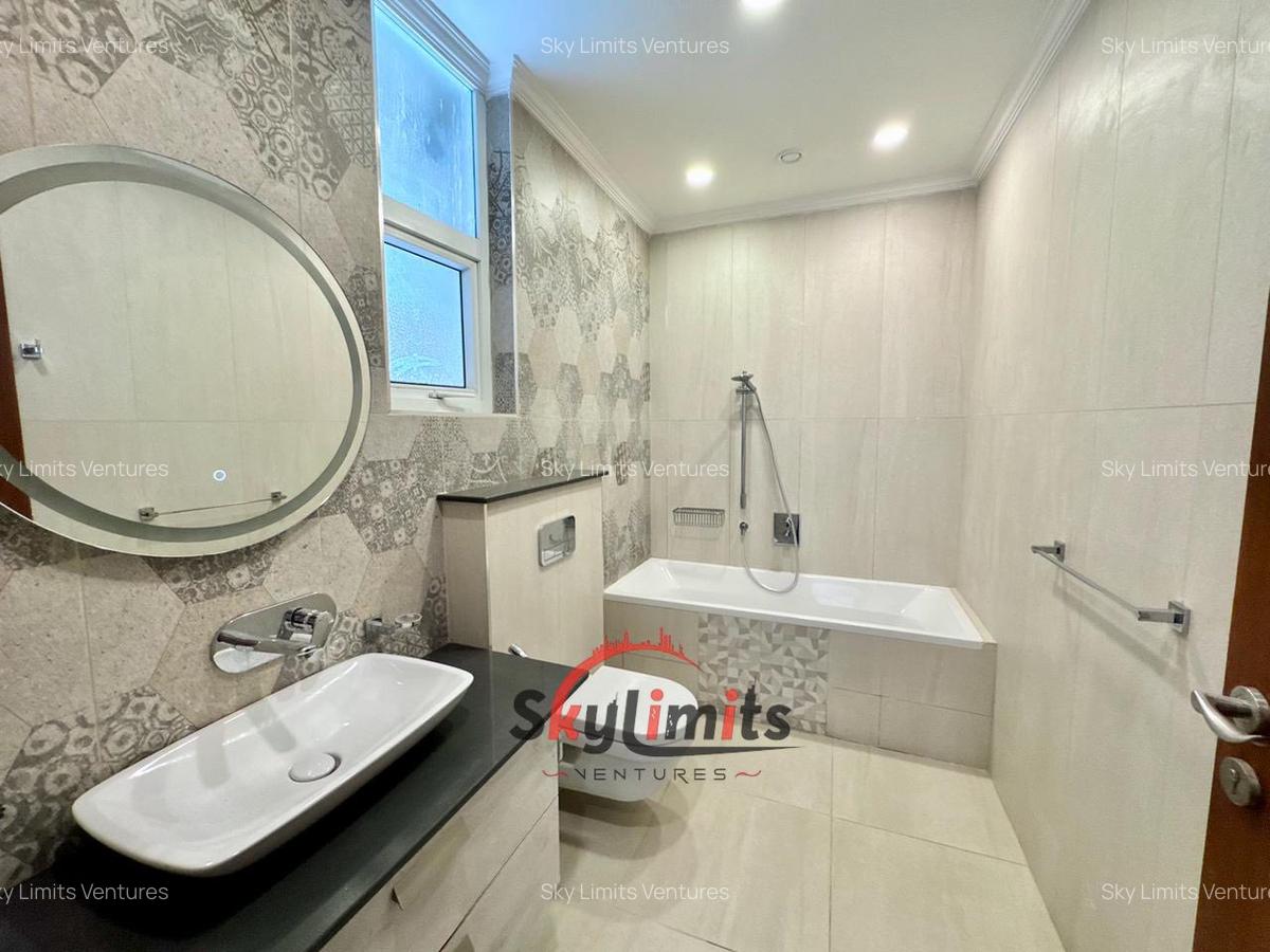 4 Bed Apartment with En Suite in Parklands - 10