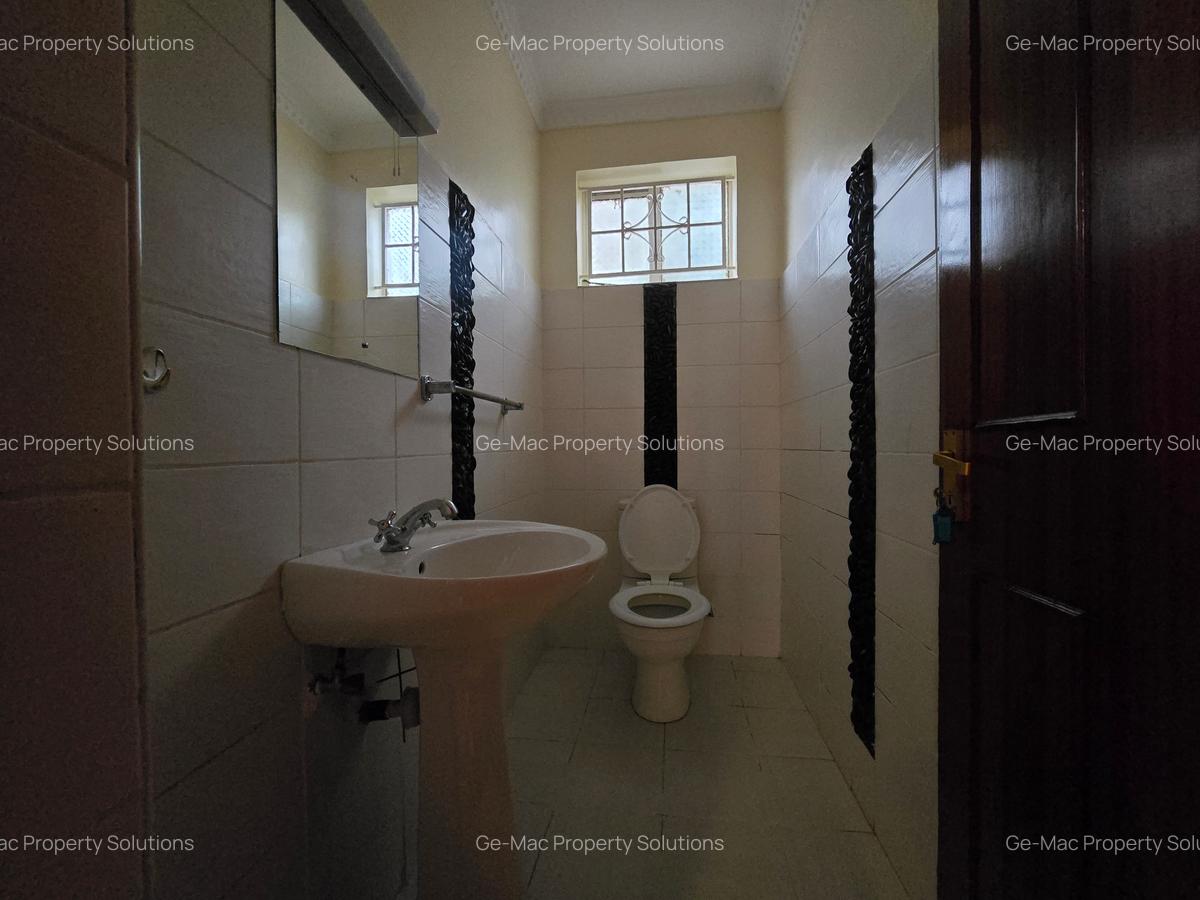 4 Bed House with En Suite in Runda - 12