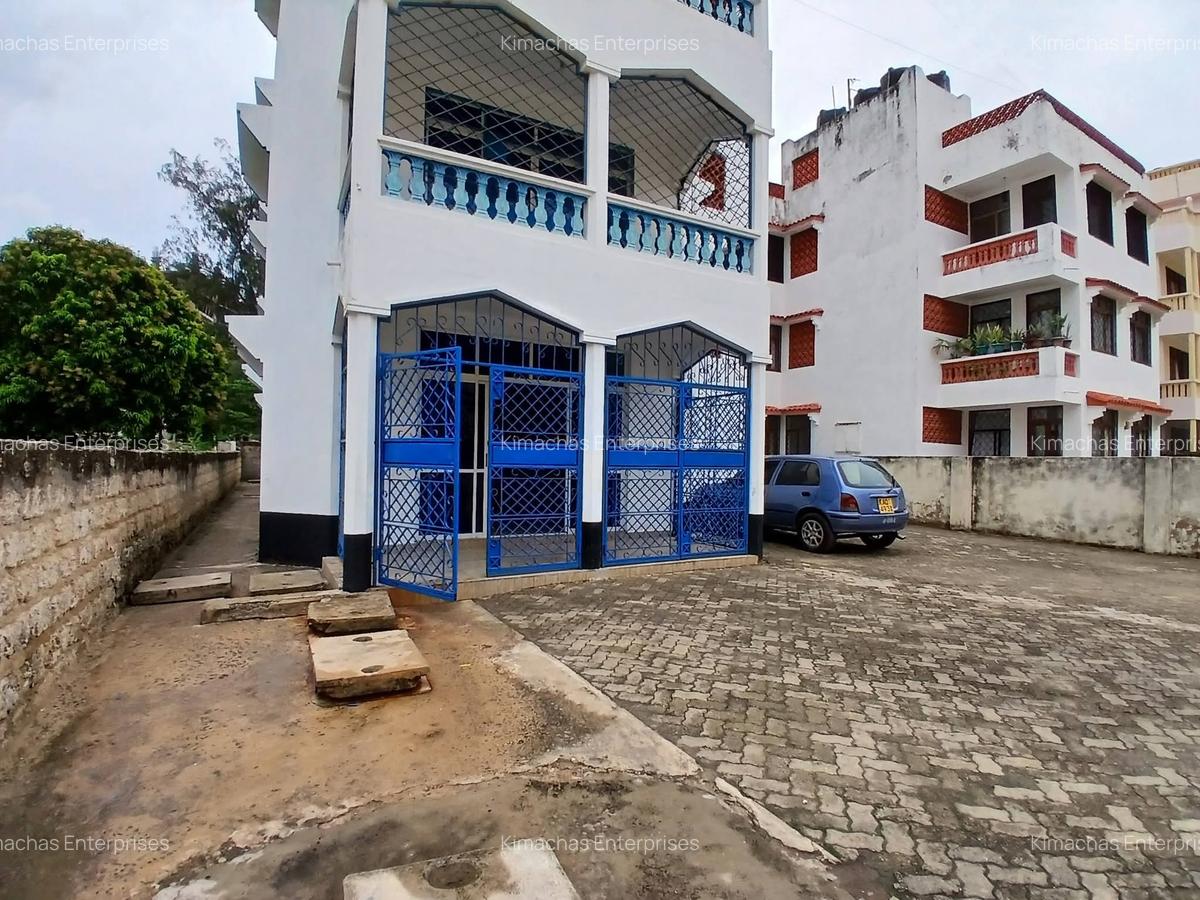 3 Bed Apartment with En Suite at 2Nd Avenue Nyali - 1