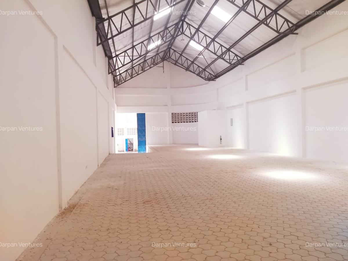 8,500 ft² Warehouse with Service Charge Included in Eastern ByPass - 4