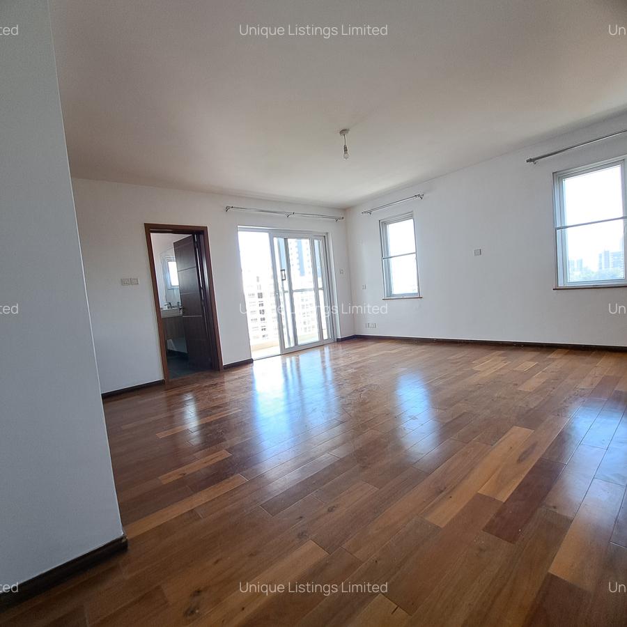 3 Bed Apartment with En Suite in Lavington - 10