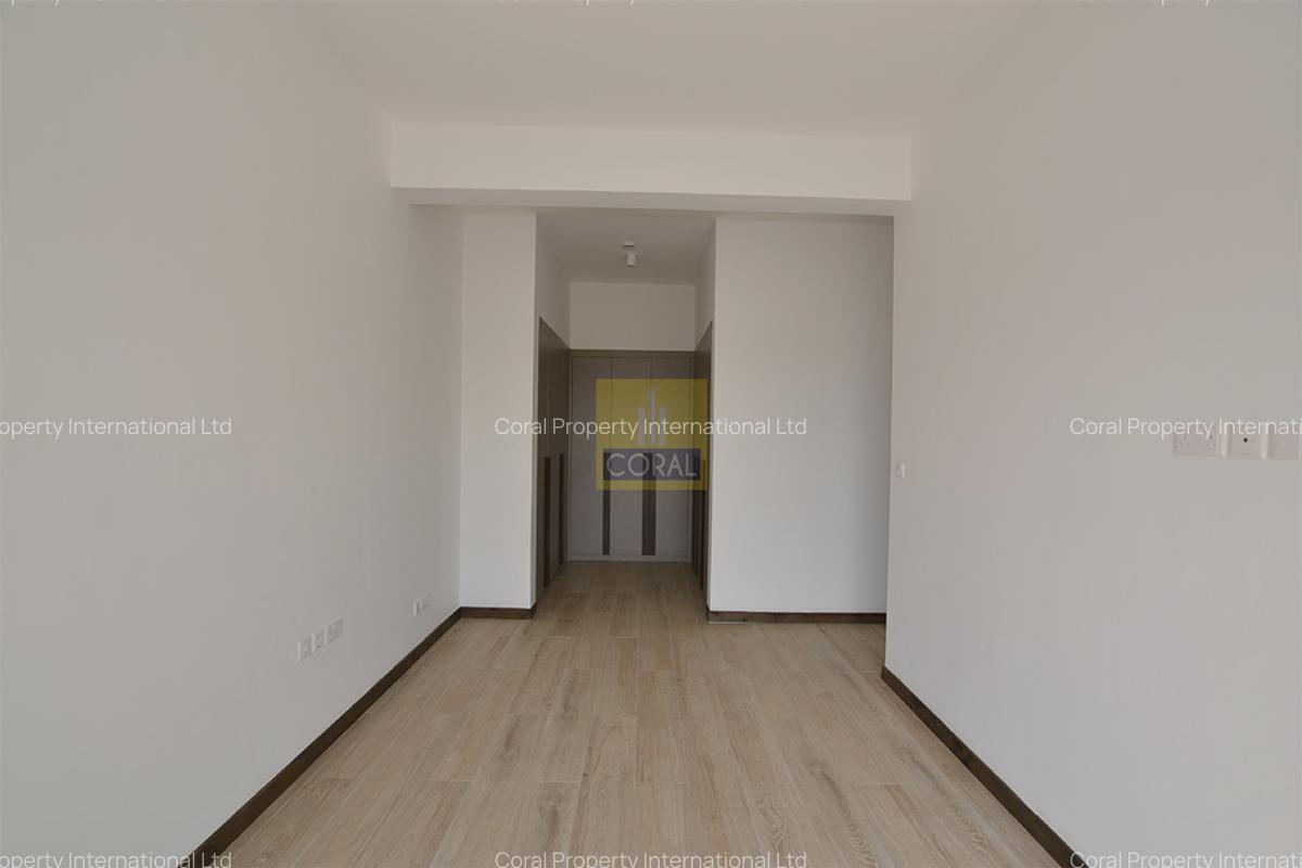 3 Bed Apartment with Swimming Pool in Rosslyn - 11