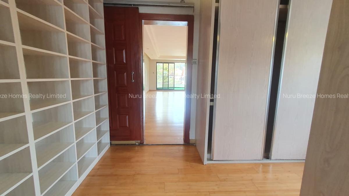 5 Bed Townhouse with En Suite in Lavington - 18