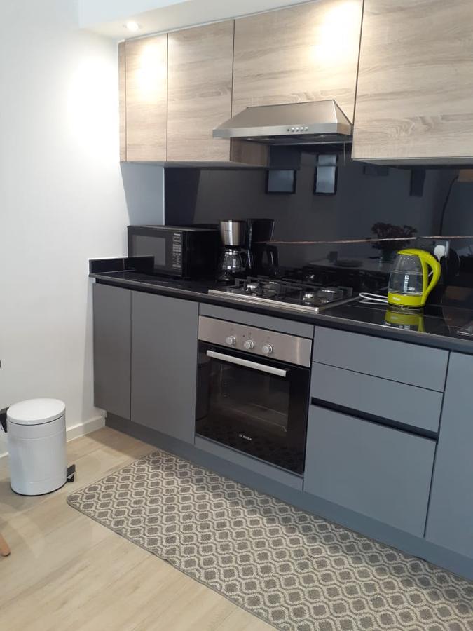 Serviced 1 Bed Apartment with En Suite in Riverside - 11