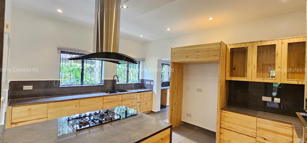 4 Bed Townhouse with En Suite in Karen - 2