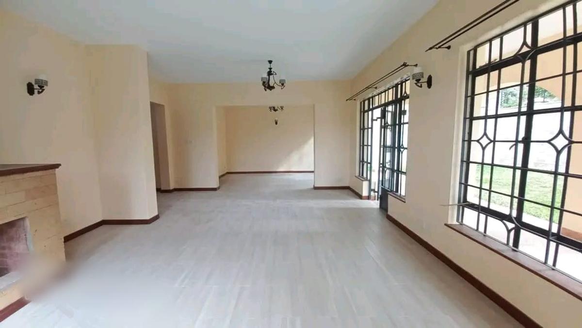 4 Bed Townhouse with En Suite at Lavington - 16