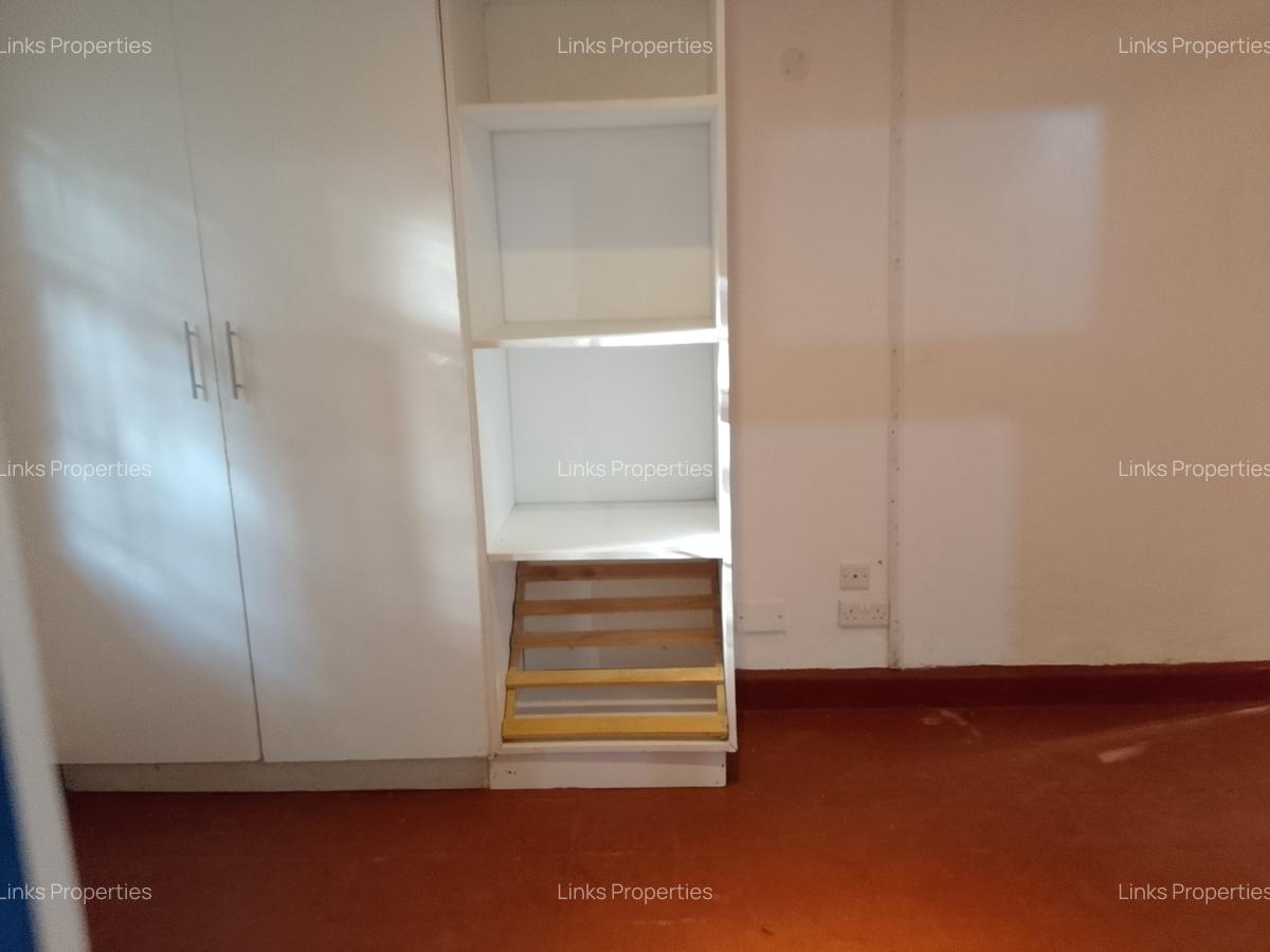 1 Bed House with En Suite at Karen - 4