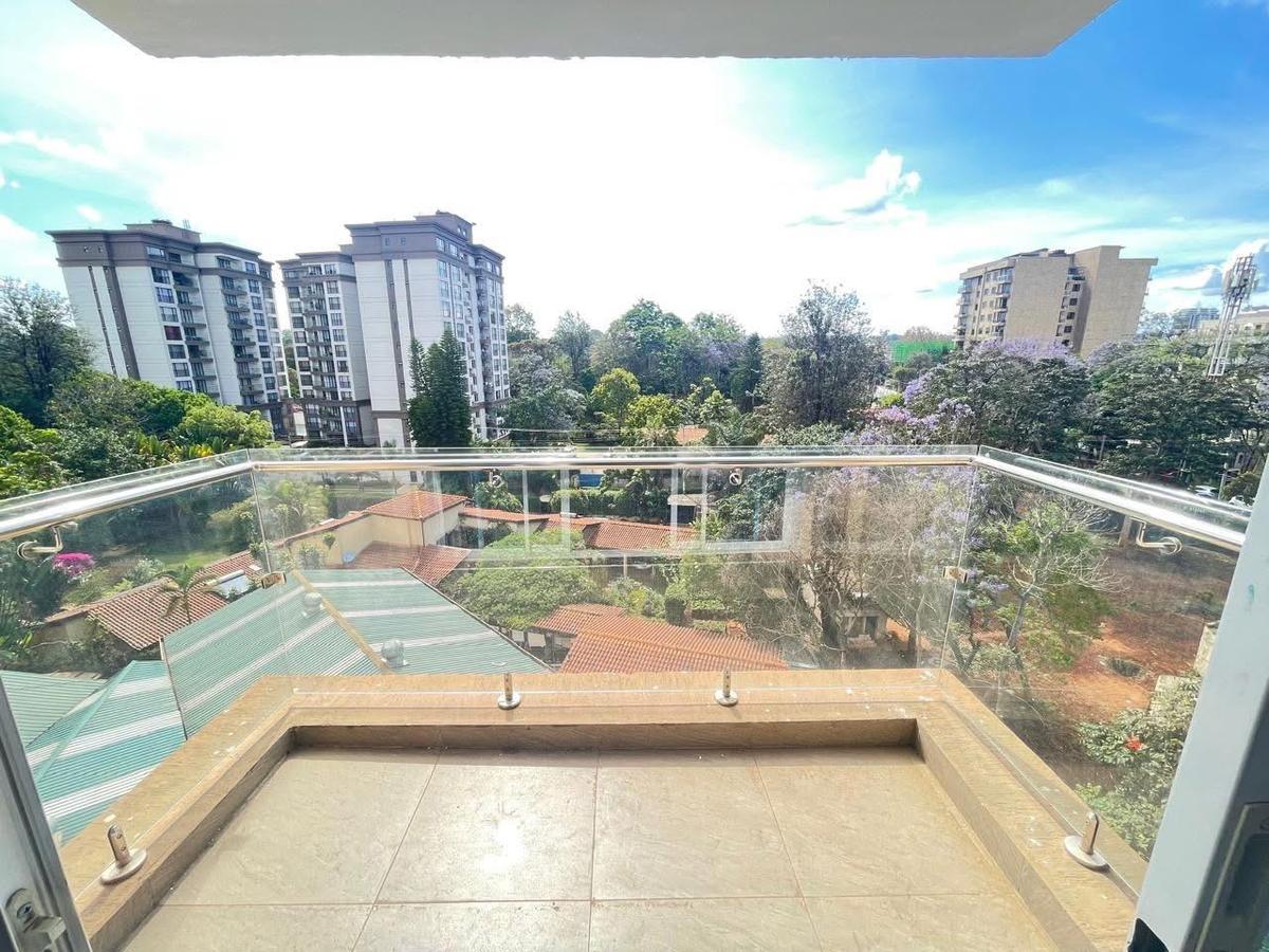 4 bed apartment with en suite in riverside