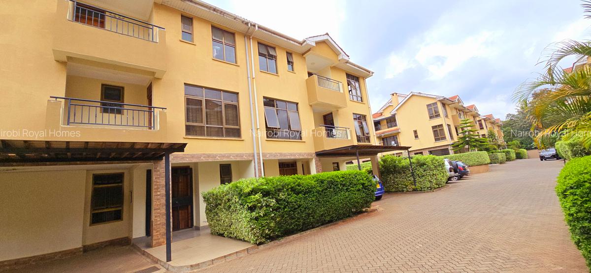 5 Bed Townhouse with En Suite at Lavington Green - 6