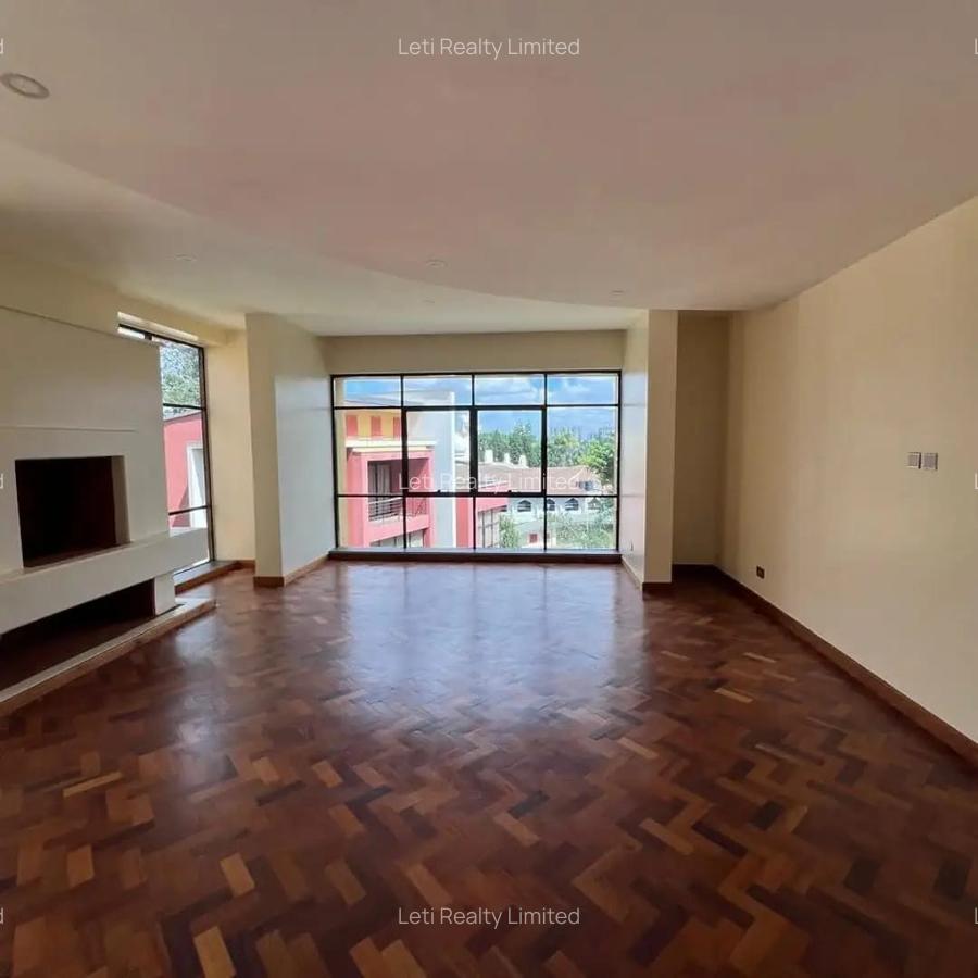 5 Bed Townhouse with En Suite in Lavington - 4