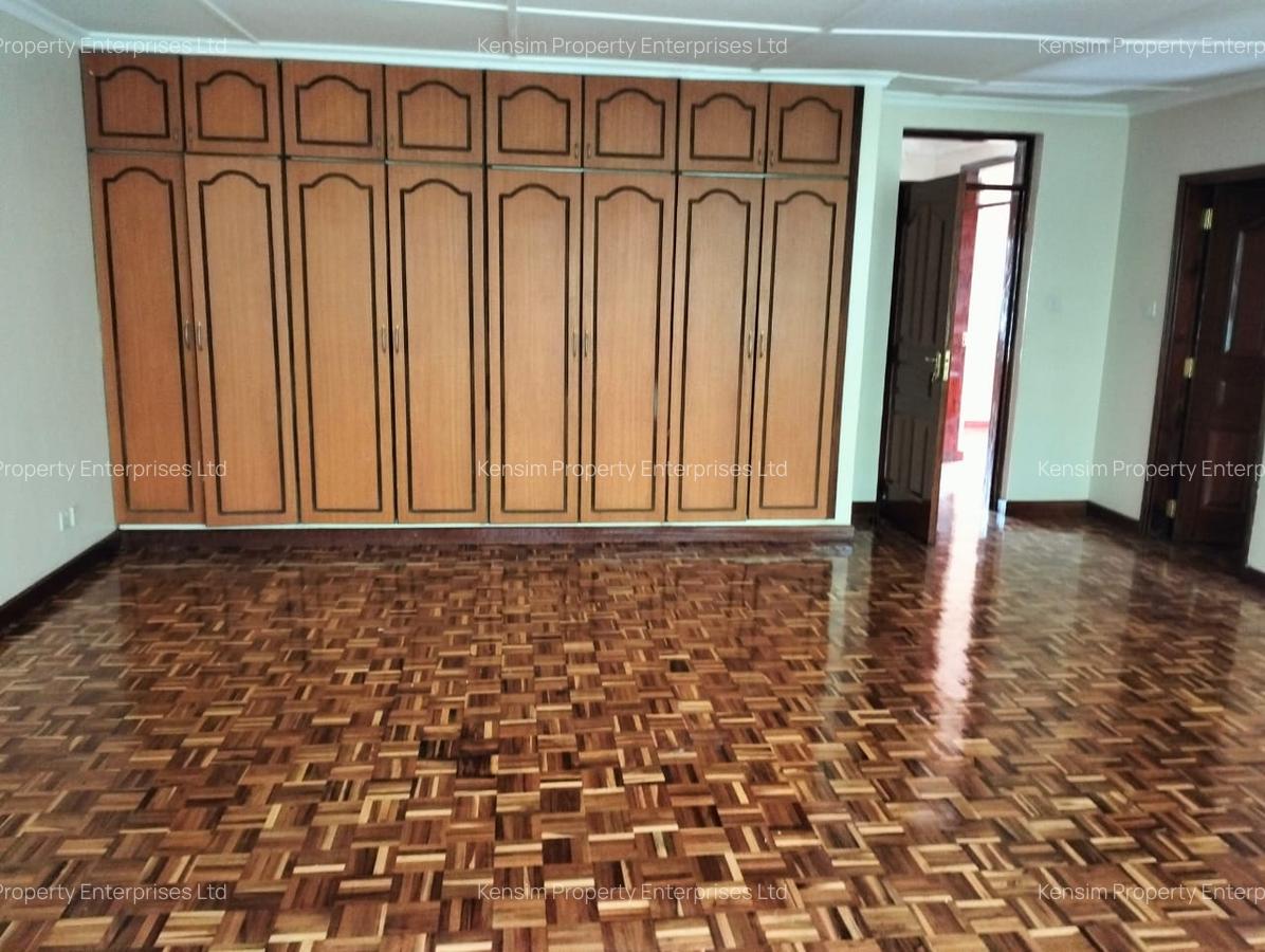 4 Bed Townhouse with En Suite in Lavington - 9