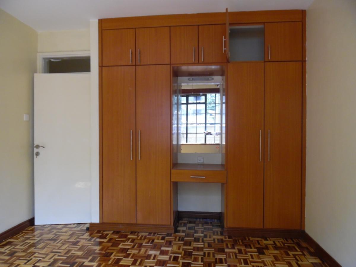 3 Bed Apartment with En Suite at Lavington - 13