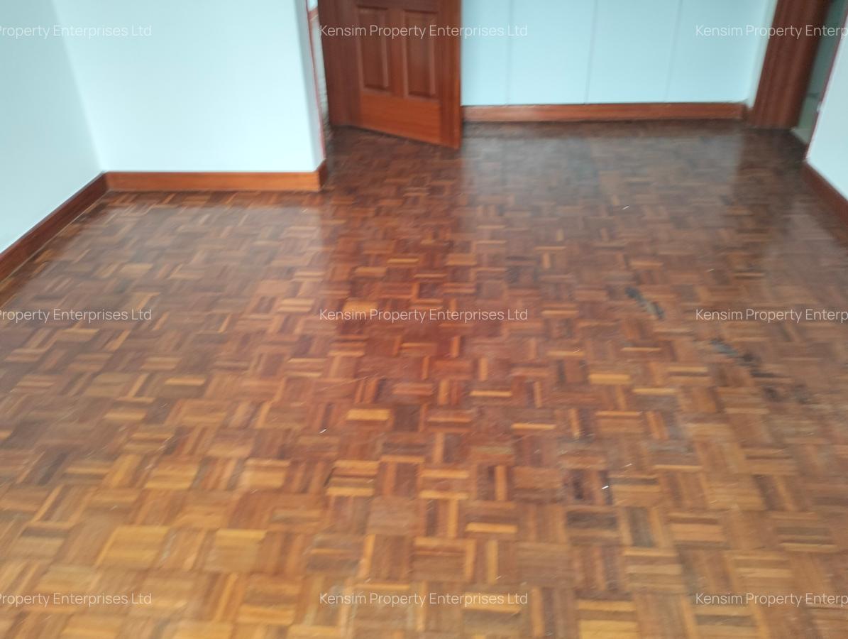 4 Bed Townhouse with En Suite in Nyari - 10