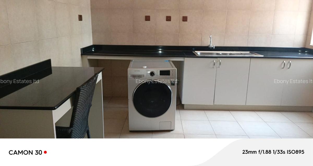 5 Bed Townhouse with En Suite in Lavington - 10