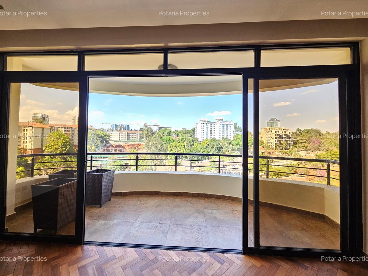 3 Bed Apartment with En Suite in Riverside - 1