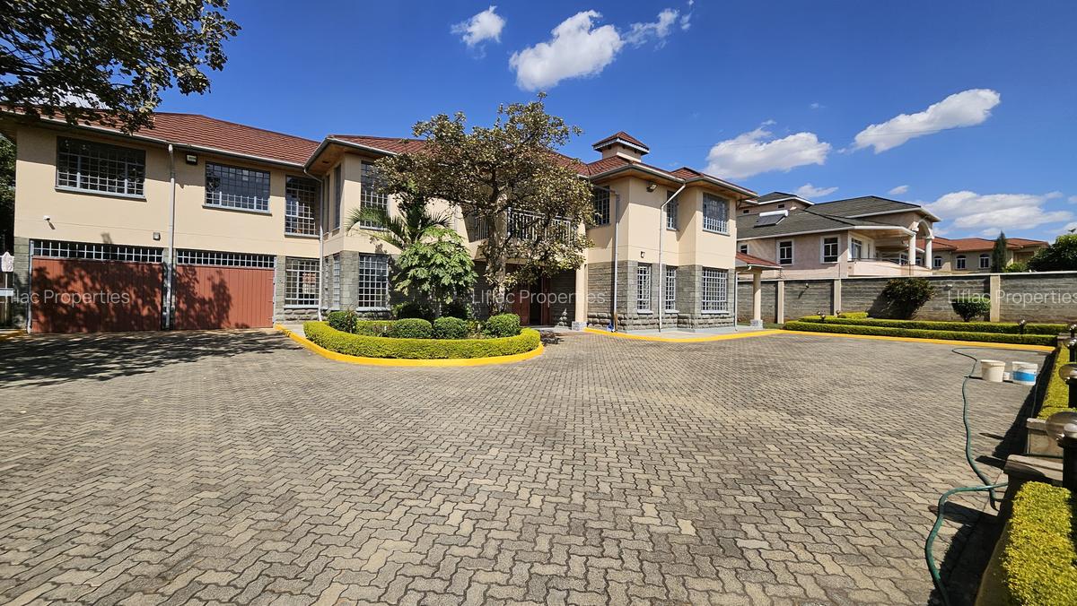 5 Bed House with En Suite in Runda - 4