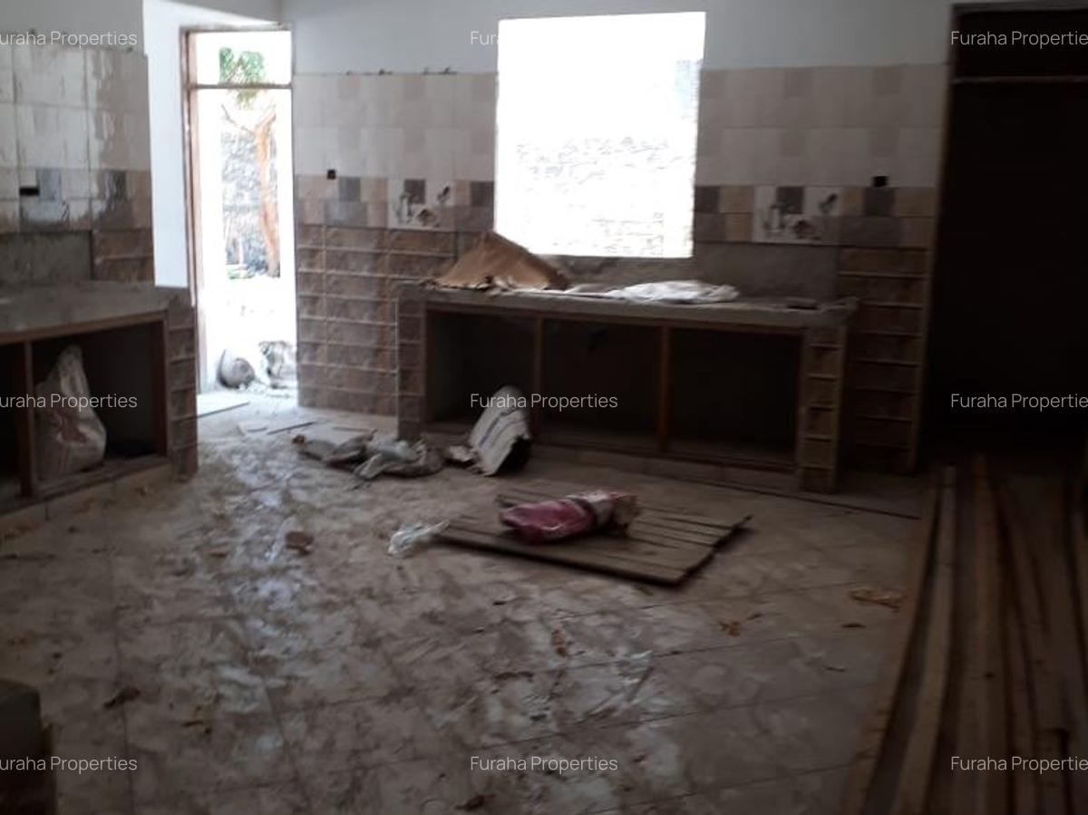 8 Bed House with En Suite in Nyali Area - 11