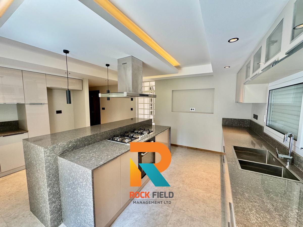 4 Bed Townhouse with En Suite in Runda - 6