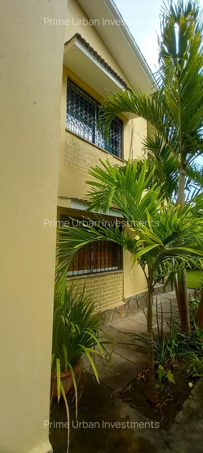 4 Bed House with En Suite in Nyali Area - 12