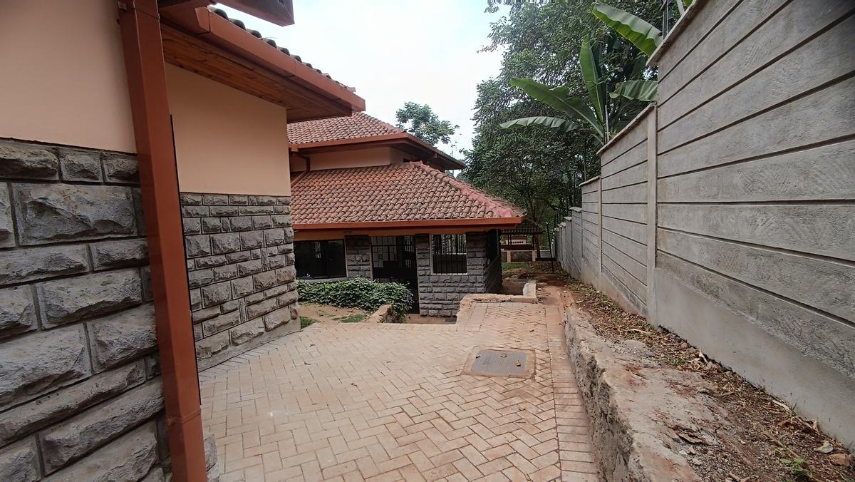 4 Bed House with En Suite at Opposite Rosslyn Riviera Mall - 3