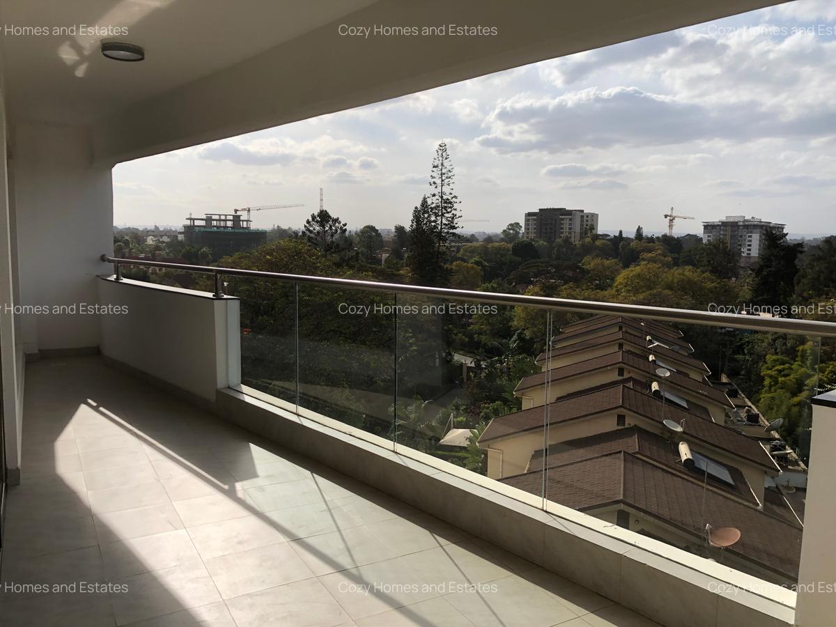 3 Bed Apartment with En Suite at Lavington - 4