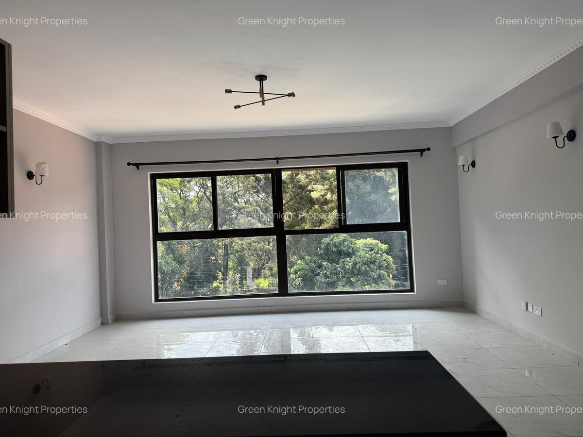 Serviced 2 Bed Apartment with En Suite in Brookside - 7