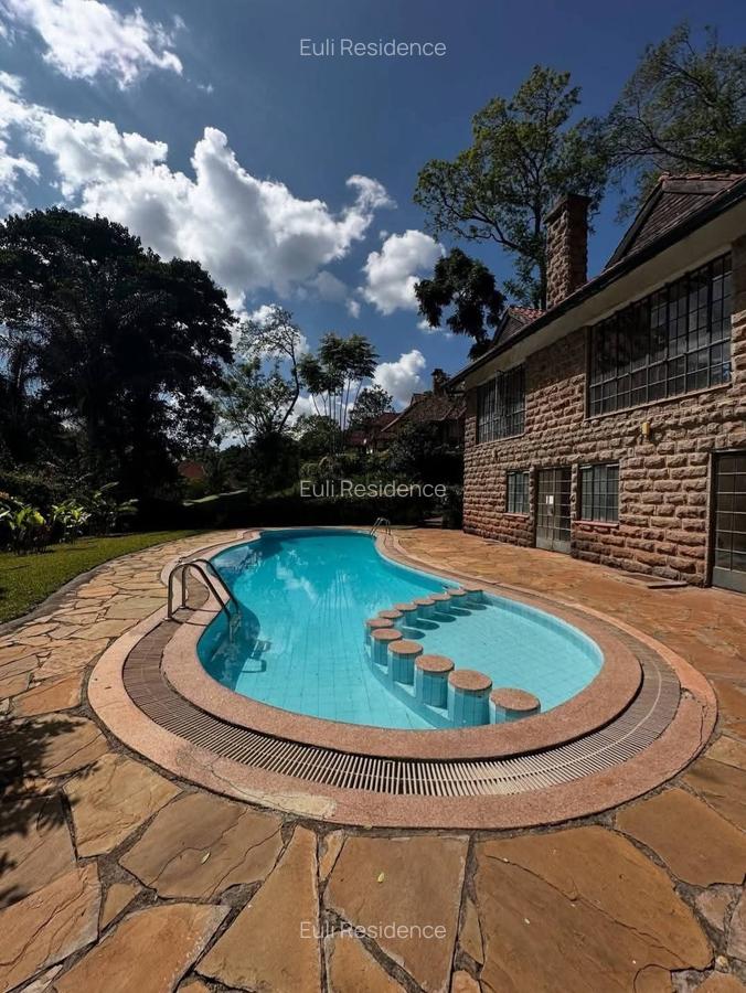 5 Bed Townhouse with En Suite at Rosslyn Rd - 2