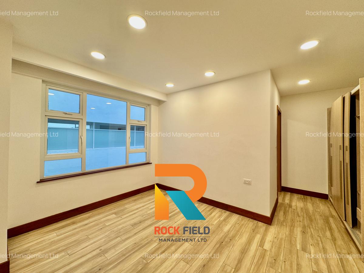 2 Bed Apartment with En Suite in Parklands - 13