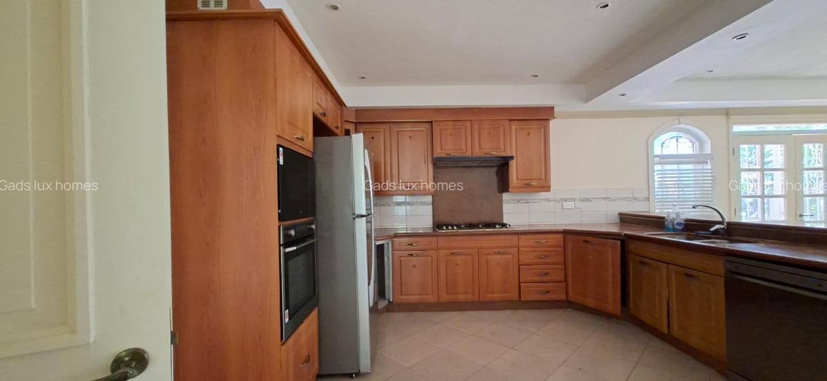 4 Bed Villa with En Suite at Kitisuru - 8