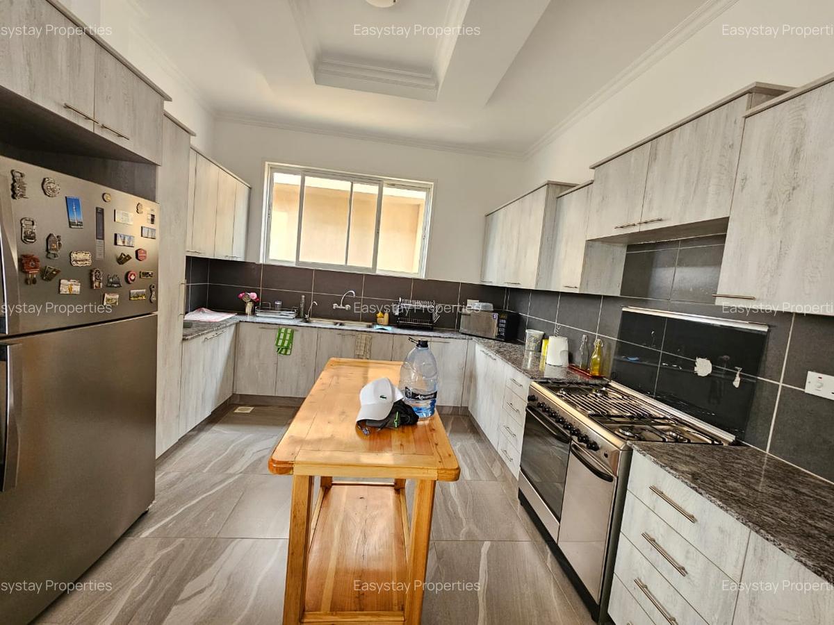 Furnished 1 Bed Apartment with Gym in Riverside - 8