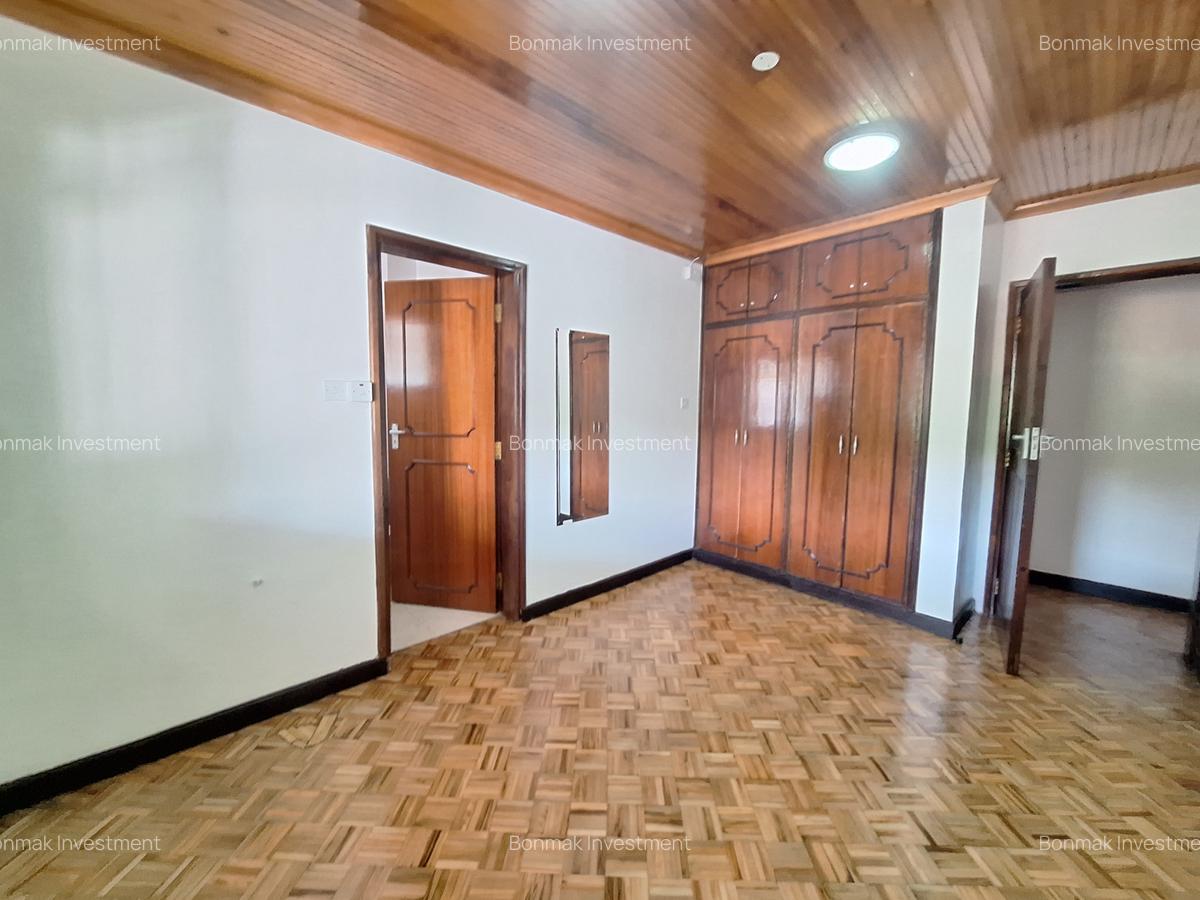 5 Bed House with En Suite at Whispers Avenue - 13