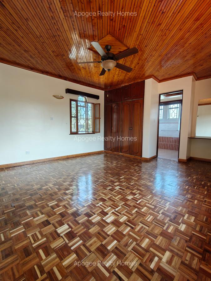 5 Bed House with En Suite at Runda - 10